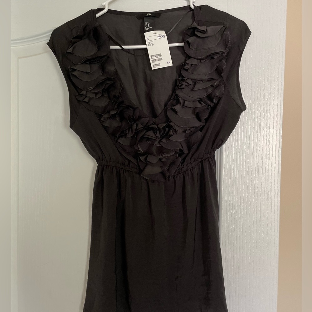 Women’s Black H&M flowy blouse